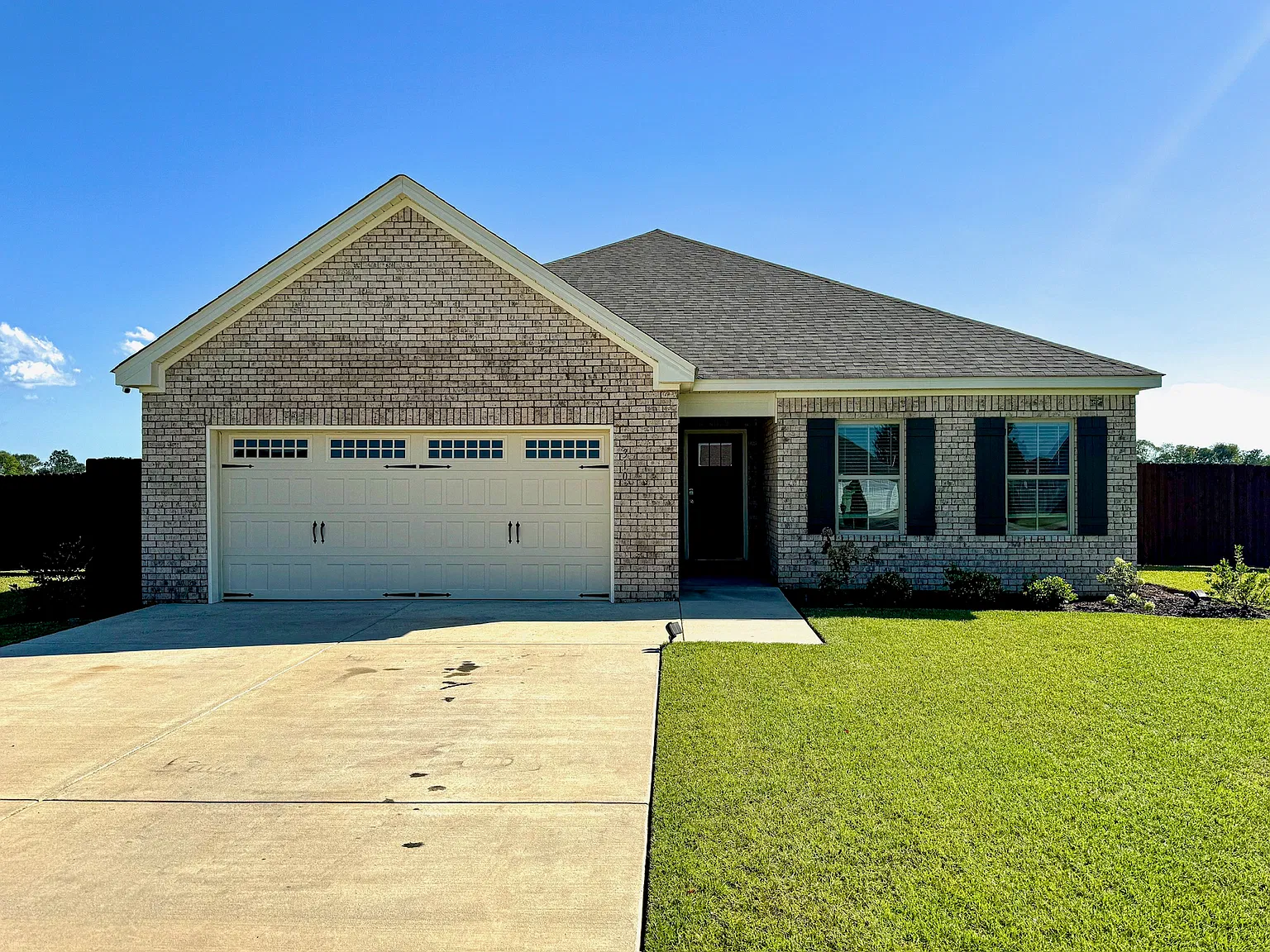 3 bed, 1799 sqft, $1,995 — Photo 1