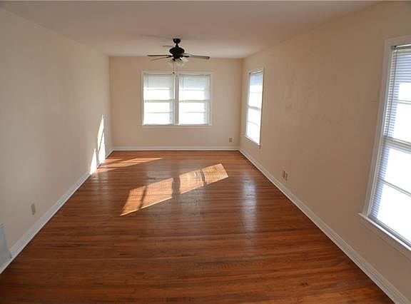 4th image of 1701 Hilltop Dr