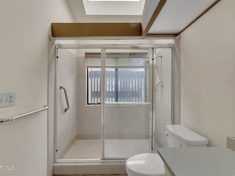 620 Lakeway Dr — Photo 37