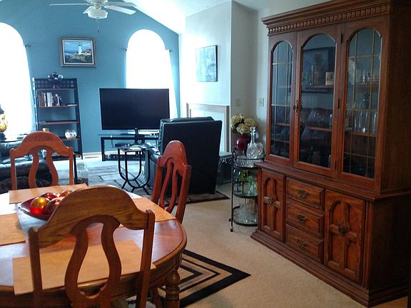 2nd image of 117 Stonegate Blvd