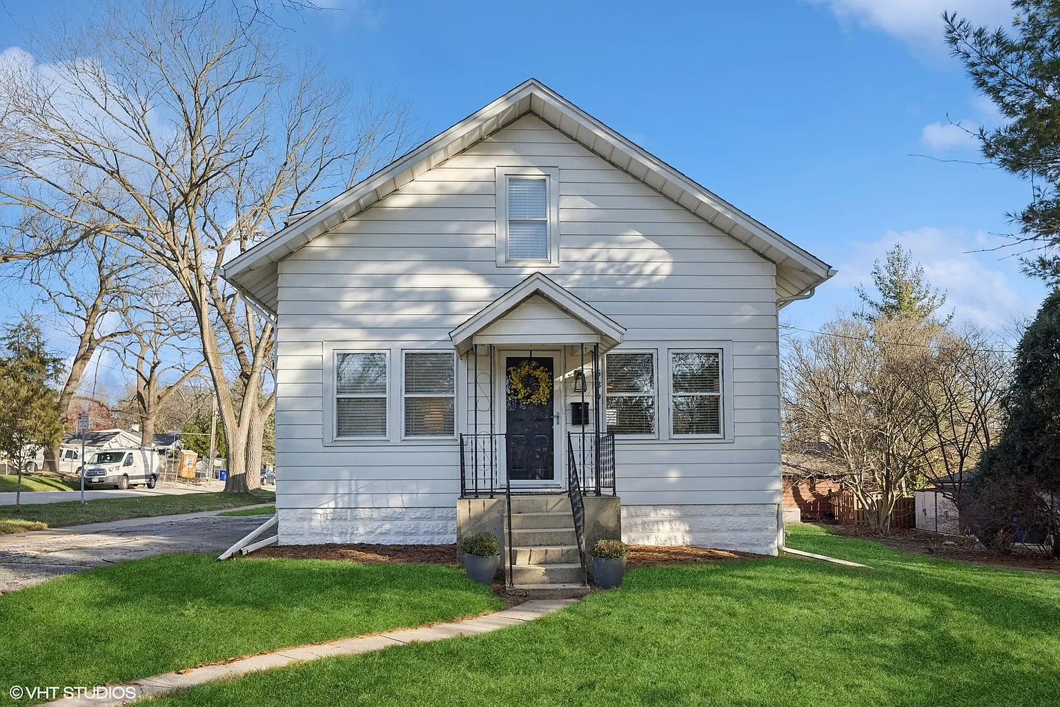 539 Longfellow Ave photo 1