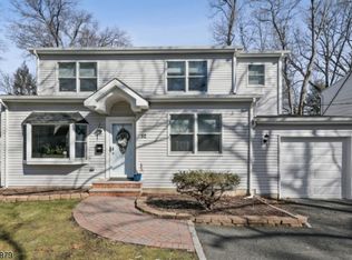 52 Rose Ave, Springfield, NJ 07081
