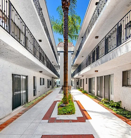 ZELZAH APARTMENTS — Photo 30