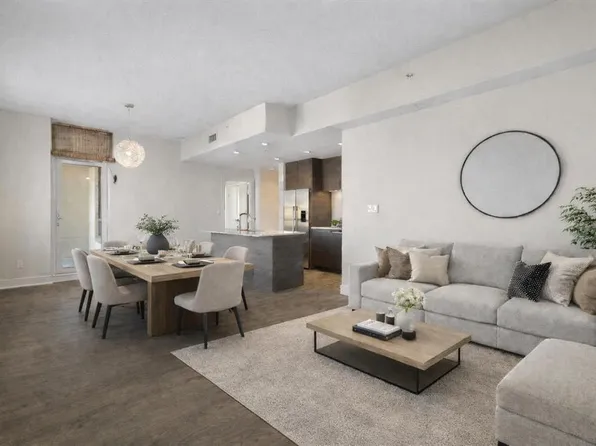 38 SW 9th St NE #701, Calgary, AB T2E 7X9