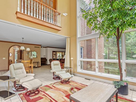 5th image of 42 Wildwood Dr