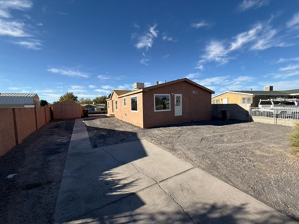 1st image of 4017 Glenn Dr SE