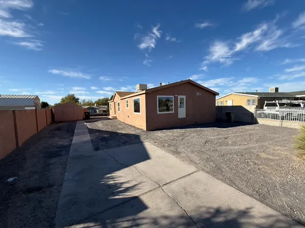 4017 Glenn Dr SE, Albuquerque, NM 87105