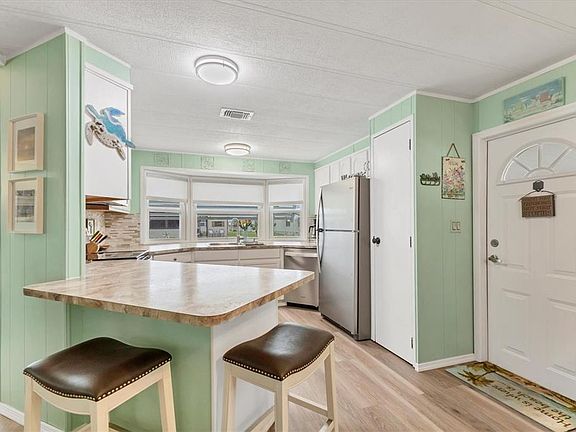 3rd image of 4312 14th St E