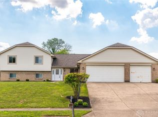 2471 Spicer Dr, Dayton, OH 45431