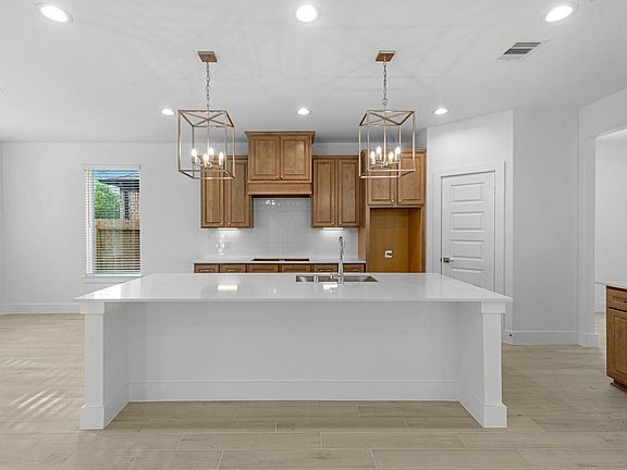 2nd image of 2100 Golden Spruce Ln