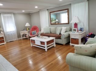 206 Woodland Dr, Clinton, NC 28328