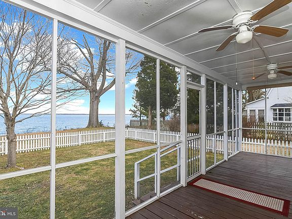 3rd image of 3114 Riverview Dr