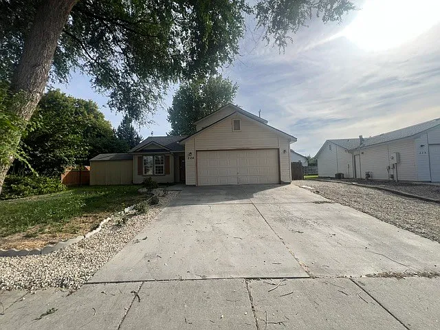 224 Palace Way