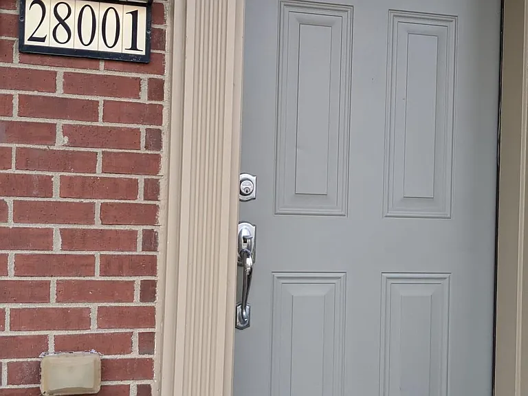 28001 Hopkins Dr — Photo 1