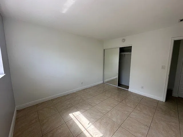5621 SW 36th Ct — Photo 12