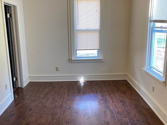 3rd image of 645 Cullum St #645