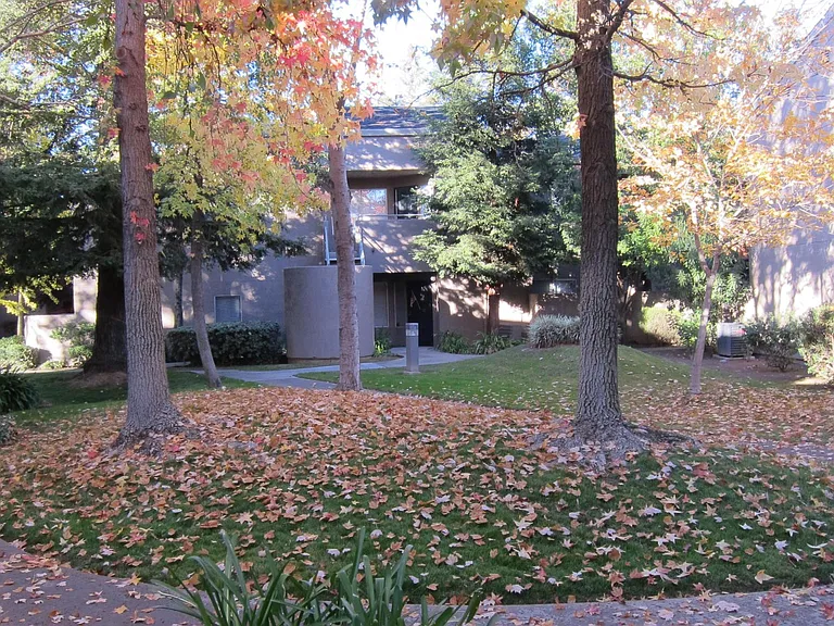 2501 Fulton Square Ln #4 — Photo 14