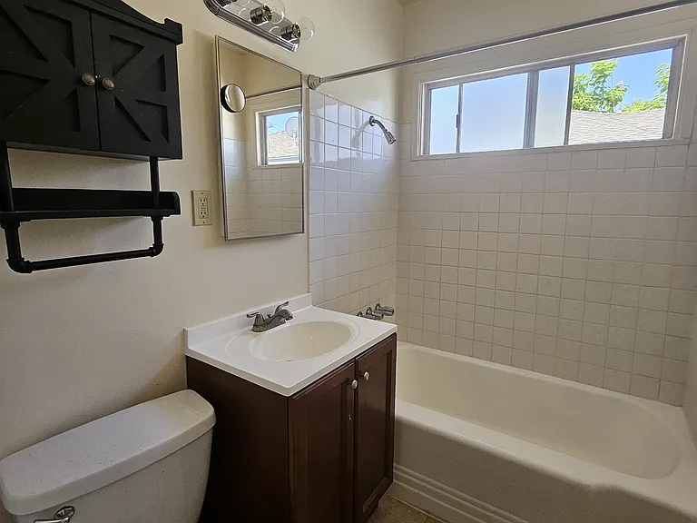 2729 W Victory Blvd #29F — Photo 5