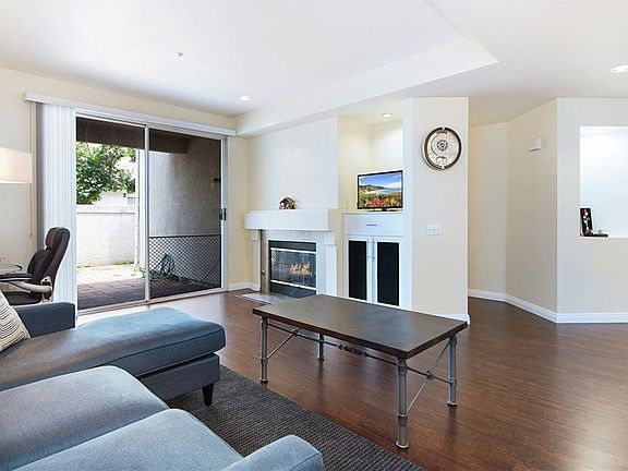 4th image of 2941 Via Milano St #104