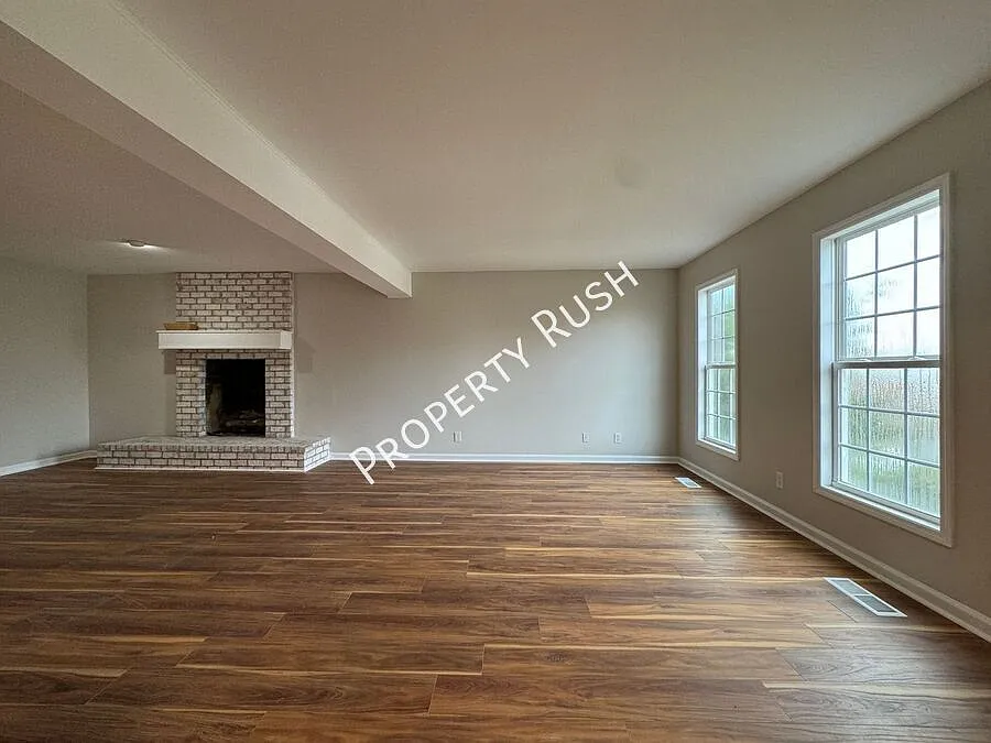 2945 Old Britain Cir. - Gorgeous 4 bed/2.5 bath rental home in East Brainerd! $2,395/mo. — Photo 4