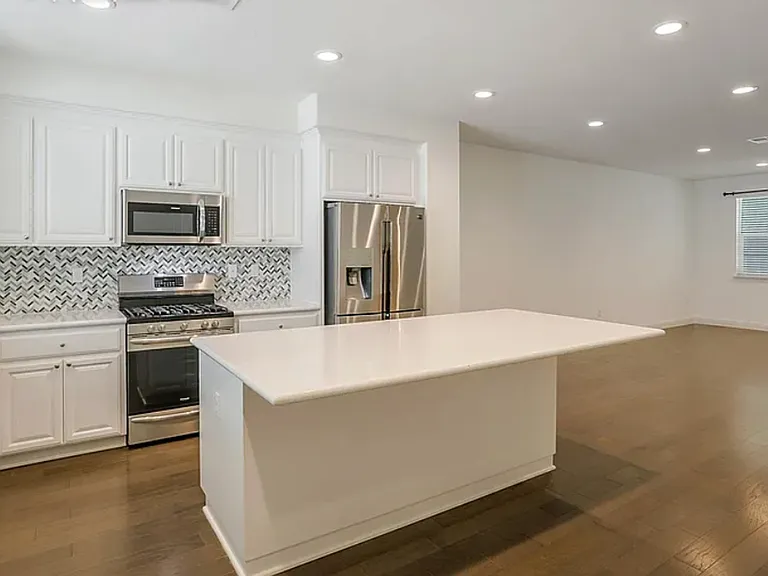 341 Wild Rose Way — Photo 8