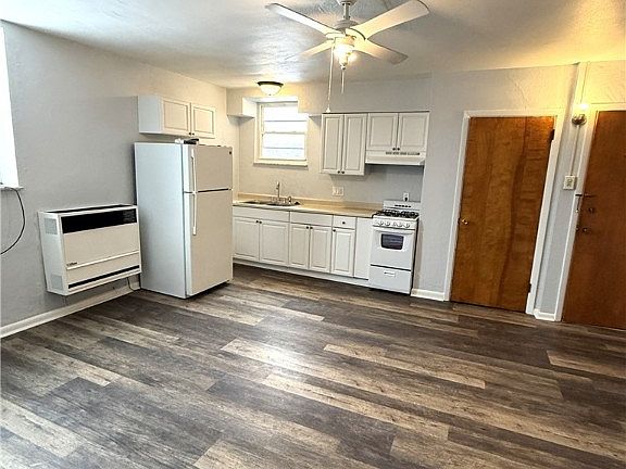 3rd image of 2811 Brownsville Rd #3