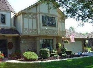 11541 Old Prague Path, Palos Park, IL 60464