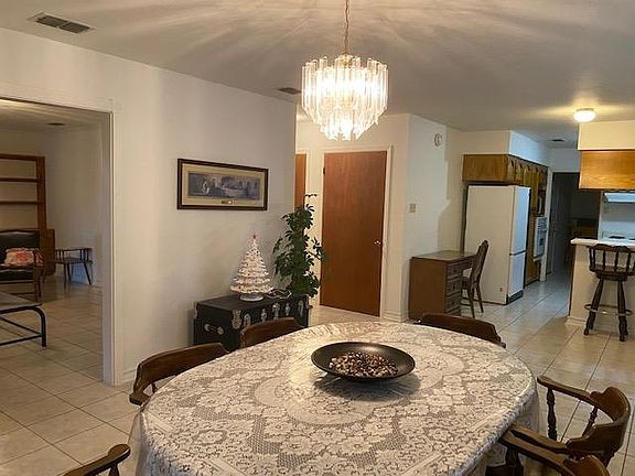 5th image of 303 Esperanza Dr