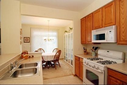 4th image of 10 Black Oak Ct