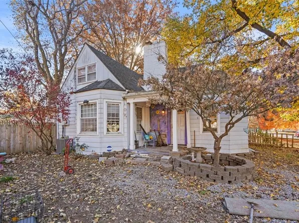 1901 S Hedges Ave, Independence, MO 64052