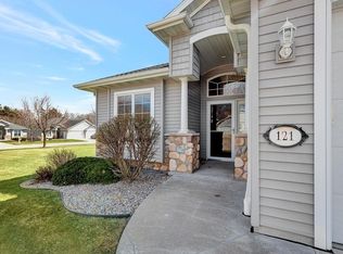 121 Regent Pl, Neenah, WI 54956