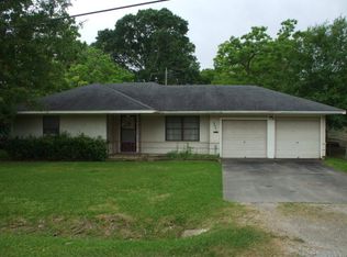 3025 Graves Ave, Groves, TX 77619