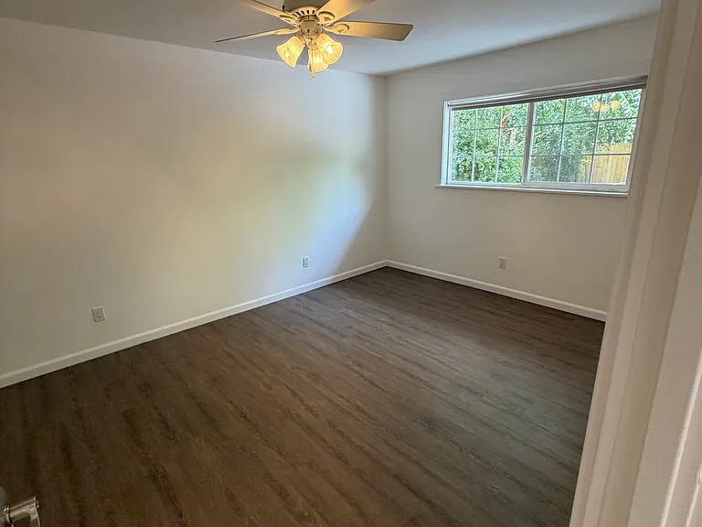 137 Maria Dr — Photo 9