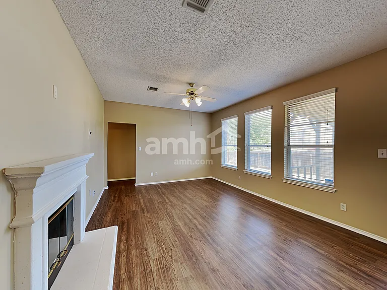 3904 Parkhaven Dr — Photo 6