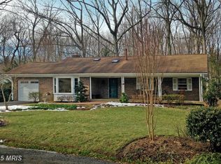 2402 Old Trace Ln, Reston, VA 20191