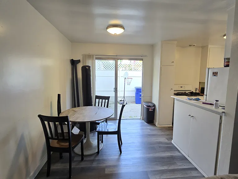 1132 S Holt Ave #3 — Photo 4