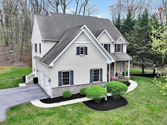 4th image of 204 Iron Valley Dr