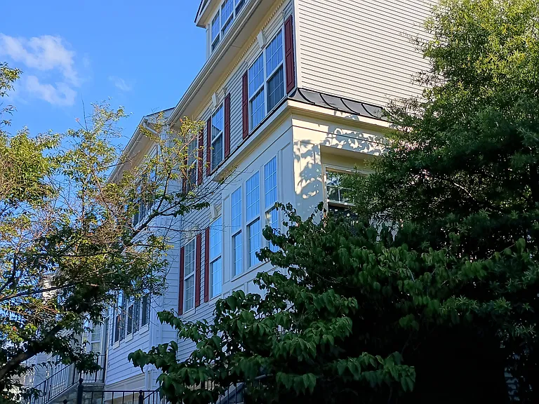 2039 Capstone Cir — Photo 2