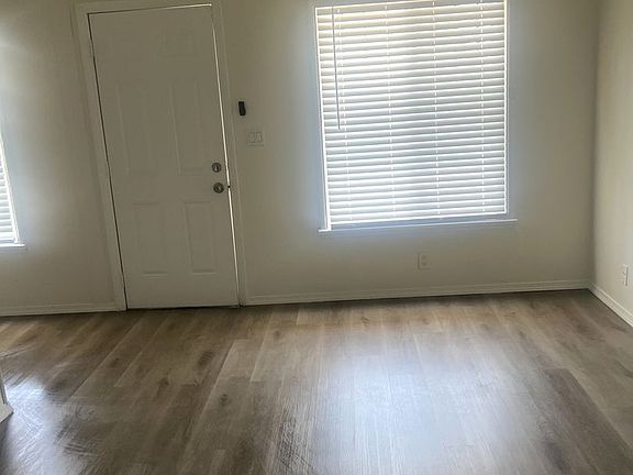 3rd image of 11226 S Figueroa St #7A