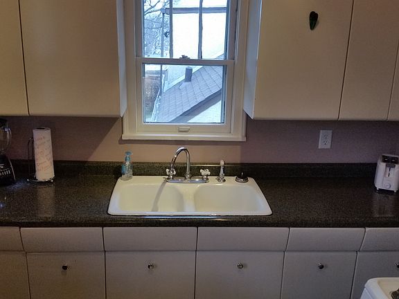 Kitchen Sink/Counter