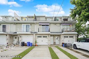 1st image of 292 Tennyson Dr