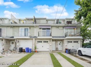 292 Tennyson Dr, Staten Island, NY 10308