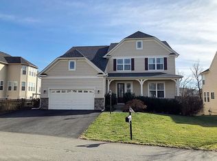 8930 Fenestra Pl, Gainesville, VA 20155