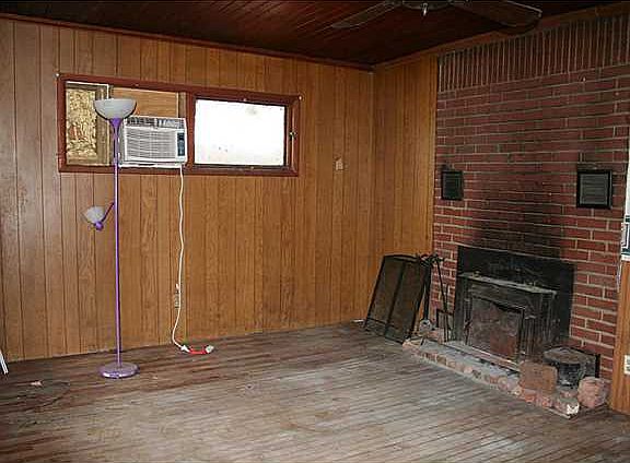 3rd image of 6042 Aldershot Ln