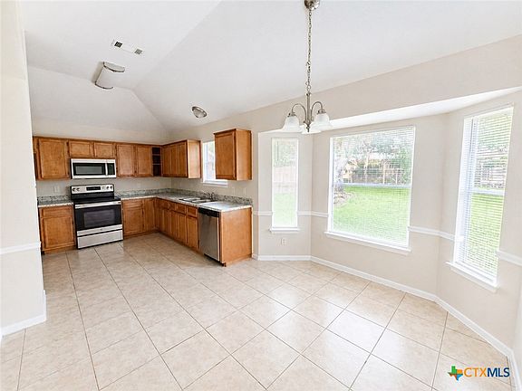 5th image of 208 Appaloosa Dr