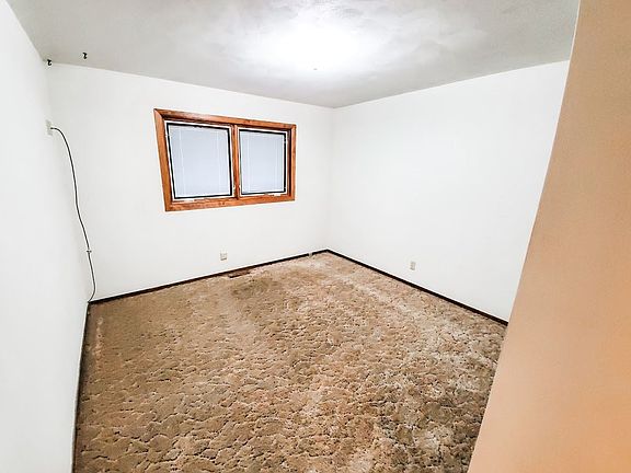 4th image of 2211 Western Ave