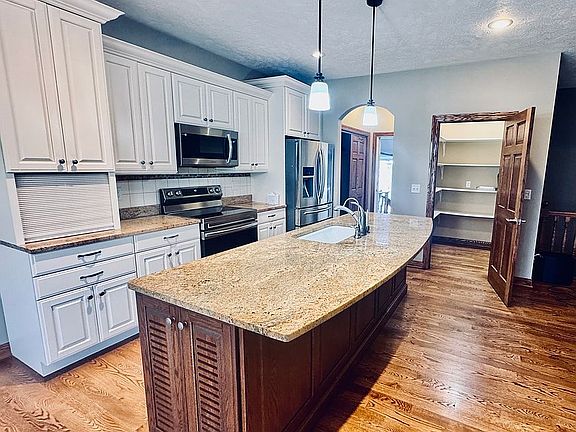 5th image of 3112 Laramie Dr