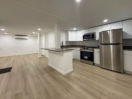 39 Schofield St #B Photo 1
