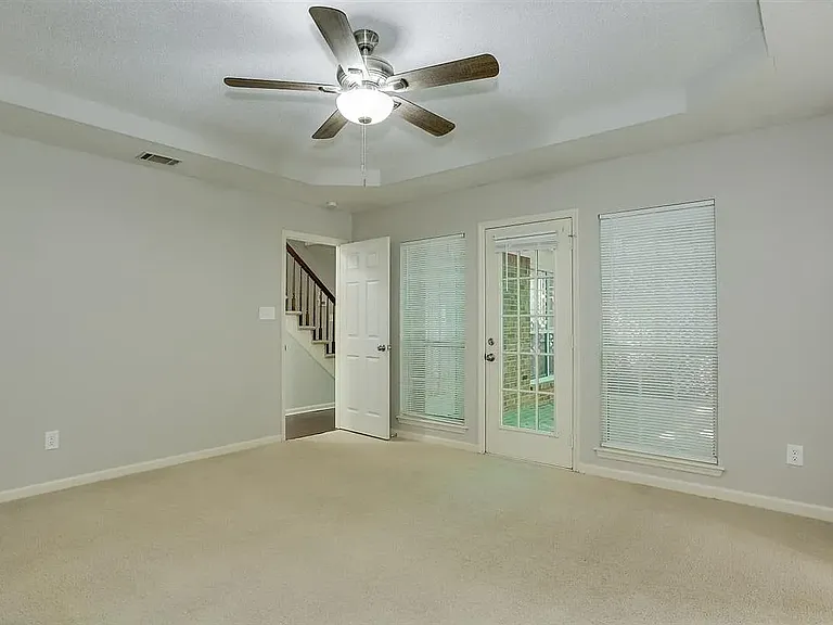 2907 Pointewest Dr — Photo 8