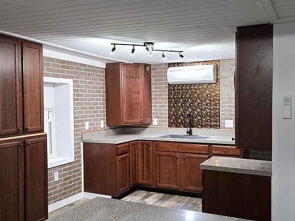 5th image of 8604 Bakner Rd